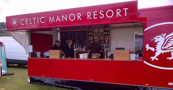 For Celtic Manor Resort we used Master's innovative bar trailer design. It consists of a lowered floor, an extended serving bar and two solid awnings.